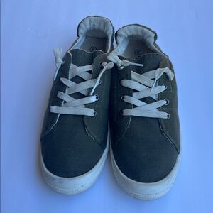 Weeboo Green Olive Canvas Sneakers with White Laces Size 8